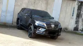 [ WARRANTY ] Toyota Fortuner VRZ GR Sport 2.8 AT Hitam 2024 2025