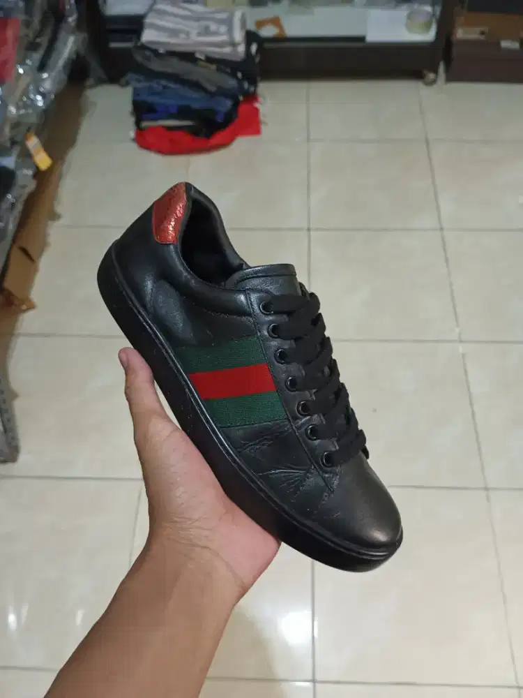 Sepatu pria snakers Gucci size 40 second