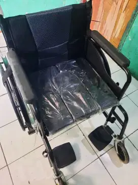 Kursi Roda Portable Bekas  Bisa Dilipat