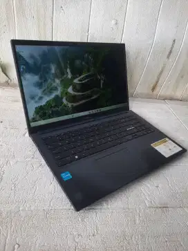 Asus A1502ZA| i3 1215U| 8gb ssd 256gb| 15in Touhscren