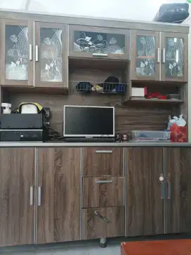 Lemari Makan Tempat Piring Gelas