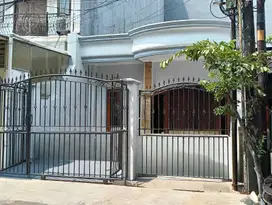 Rumah rapih udah renov bebas banjir Lokasi Sunter Jakarta Utara