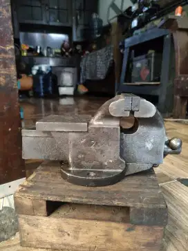 Ragum 4 inch lawas original istimewah