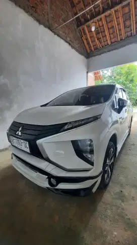Xpander Exeed 2018 M/T putih mutiara
