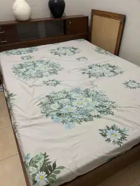Jual Ranjang Kayu Jati Kondisi Mulus + Bonus Kasur Busa