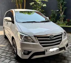 Kijang Innova tipeV a/t 2014