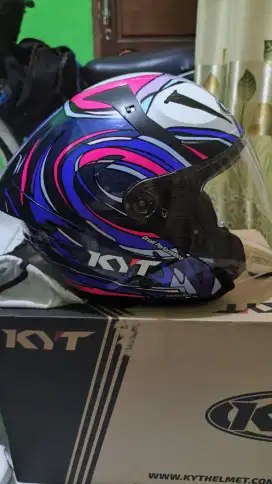 Helm KYT TTR Zet