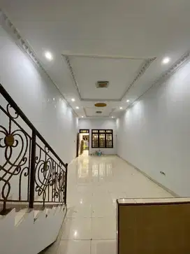 Dijual Cepat Rumah Baru Renovasi 2,5 Lantai di Jakarta Pusat