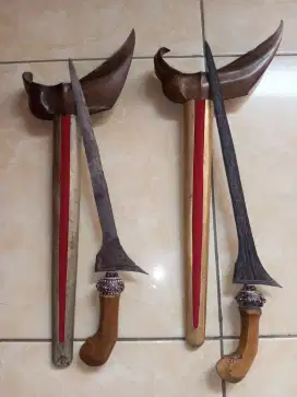 Sepasang keris jalak sangu tumpeng JST dan tilam sari original sepuh