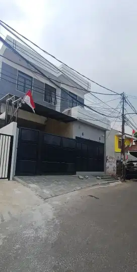 Dijual rumah kos baru renov dan furnished di Pondok Pinang Jakarta