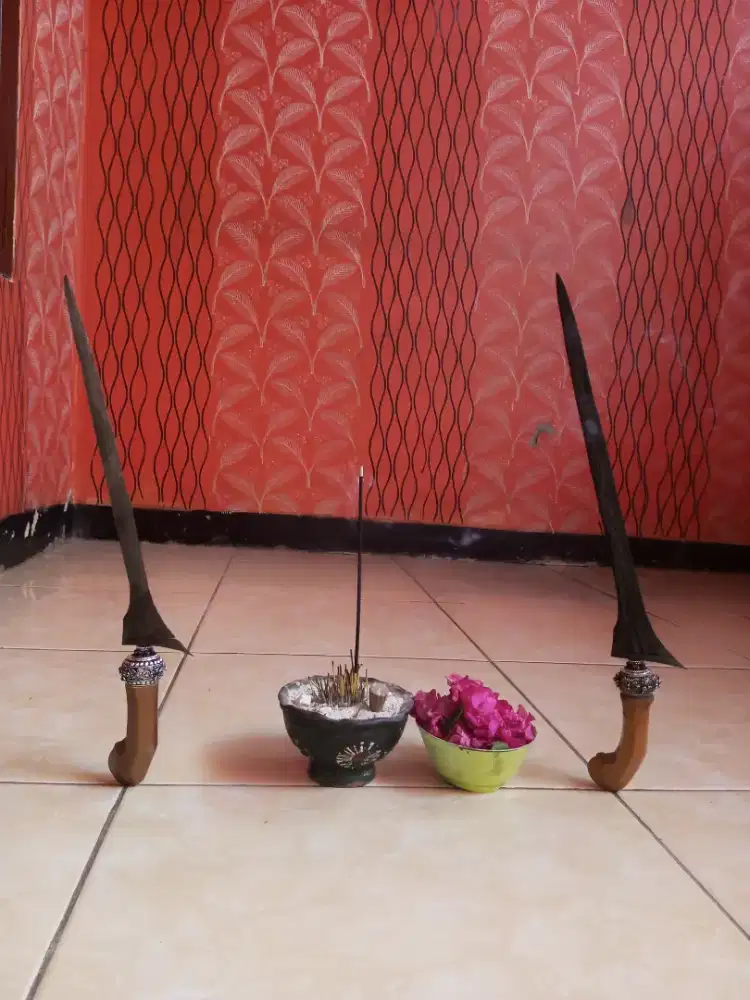 Sepasang keris sepuh peninggalan Mbah buyut