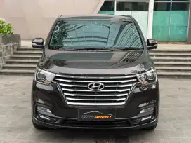 MEWAH & SERBA GUNA !! HYUNDAI H1 2.5 CRDI ROYALE A/T DIESEL