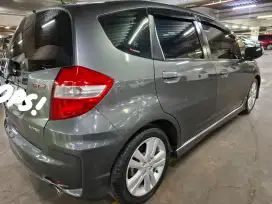 Honda jazz ra at 2012 abu abu