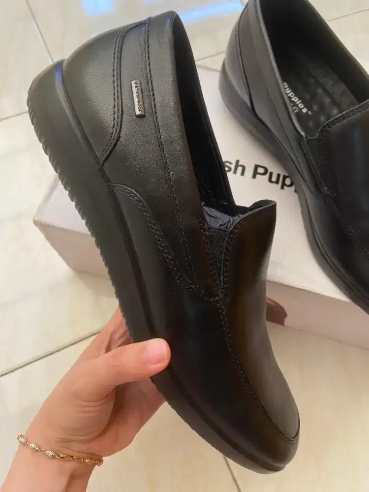 Jual Rugi Sepatu Hush Puppies Like New