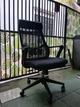 Kursi kantor masih bagus
