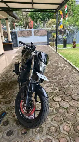 YAMAHA MT25 HITAM