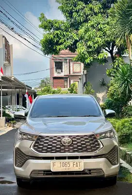 Innova Zenix V 2.0 2022 A/T