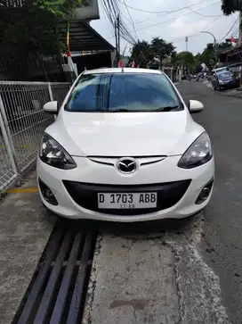 Mazda 2 V 1.5 AT 2013