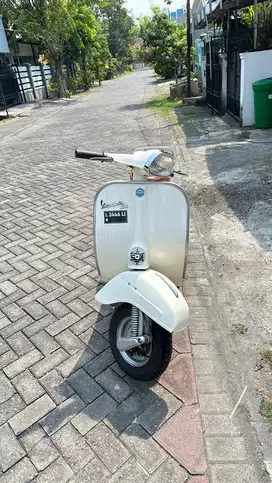 Vespa Super tahun 1977