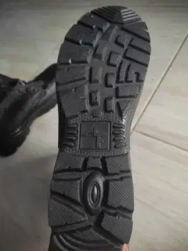Jual sepatu pdl ukuran 42