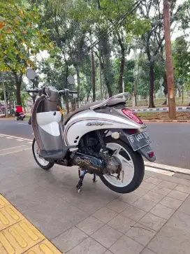 DIJUAL CASH HONDA SCOOPY KARBURATOR 110 THN 2010 PAJAK IDUP SIAP GAS
