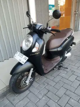 Scoopy Prestige Hitam 2024