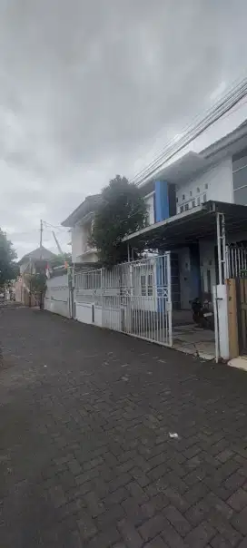 Disewakan rumah istimewa furnish area Jakal km 7