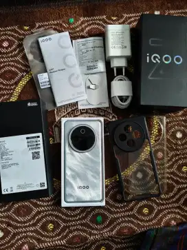 Vivo IQOO Z10 5G WHITE Ram 12GB Rom 512GB Tertinggi Fullset Mulus
