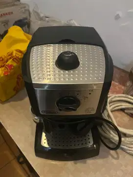 Mesin kopi De Longhi
