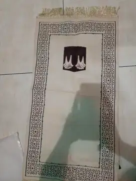 SAJADAH DARI MEKKAH