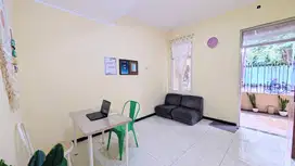 Pegawai Housekeeping Guesthouse Surabaya