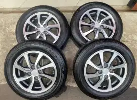Velg & Ban mobil 14 sigra copotan masih bagus 90%