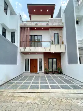 Rumah Mewah Dalam Cluster Pinggir Jalan Lokasi Strategis Di Jagakarsa