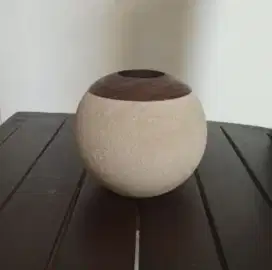 Pajangan Antik Bahan Batu dan Kayu