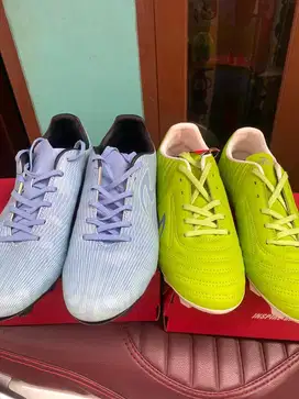 Sepatu Bola Specs size 43 borongan 2 pasang
