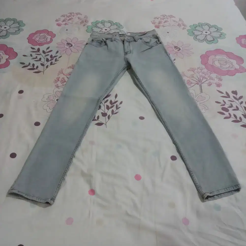 Celana Jeans Pull n Bear Men model Stretch Size 32 skinny fit