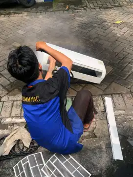 Jasa panggilan service AC wilayah surabaya
