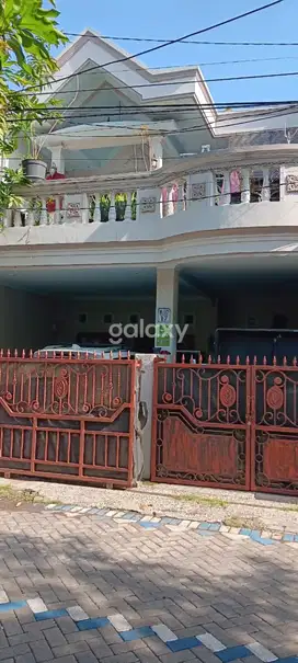 RUMAH 2,5 LANTAI MURAH UNDER MARKET SIAP HUNI DI TENGAH KOTA SIDOARJO