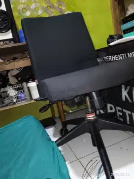 Kursi kantor monggo yg berminat saja