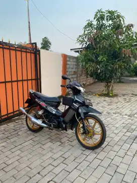DIJUAL MOTOR YAMAHA F1ZR 2004