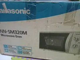 PANASONIC MICROWAVE OVEN ( NN-SM32HMTT)