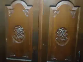 Bismilah..dijual lemari jati Jepara asli 3 pintu