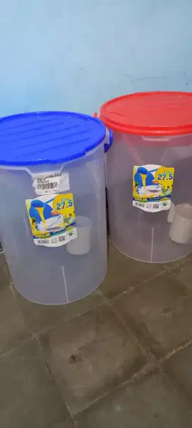 Kontainer es buah ukuran 27,5liter