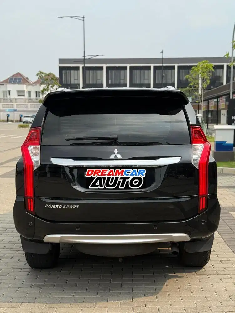 Mitsubishi Pajero Sport 2.4 Dakar 4x2 2018 Sunroof Non ultimate Hitam