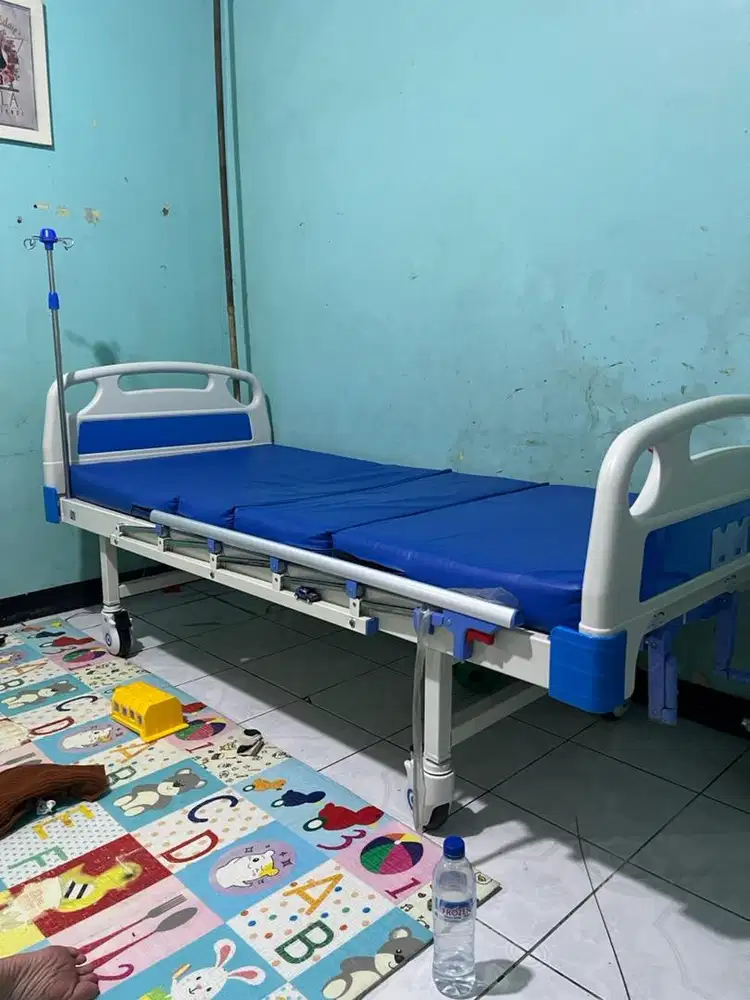 TEMPAT TIDUR PASIEN / TEMPAT TIDUR RUMAH SAKIT / 2 CRANK