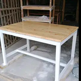 Meja makan warung cafe restoran dari kayu jati Belanda