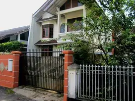 Dijual Cepat  Rumah 2 lantai Strategis Dakota Pasteur -Bandung