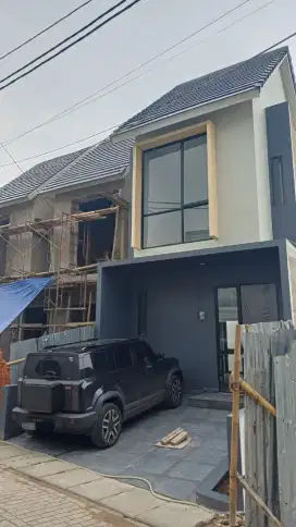Dijual rumah baru, 2 lt, hdp utara Park Residence
