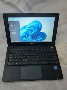 Laptop Asus X200M Normalan Tinggal Pake Aja