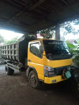 Truck Canter HDV Dam Th 2012